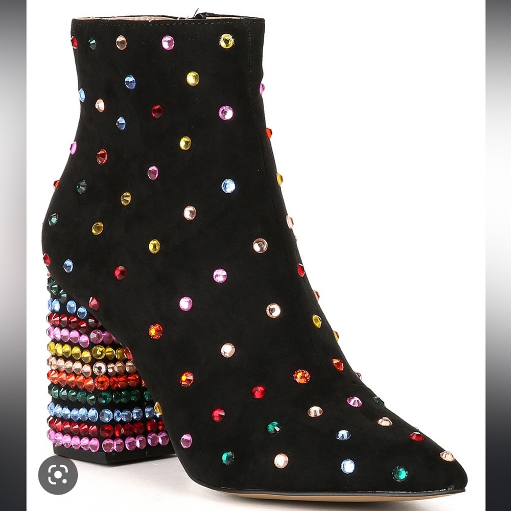 BETSEY JOHNSON
Women's Kaydence Block Heel Ankle Booties